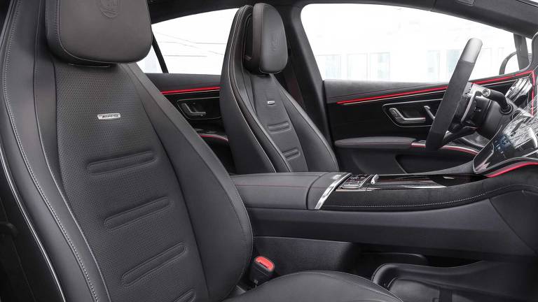 Mercedes lança sedã elétrico EQS 53 AMG no Brasil