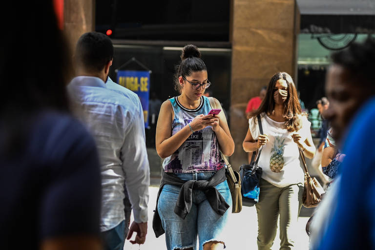  Na Mídia - Inovação tecnológica não é sinônimo de progresso  social, diz socióloga Ruha Benjamin