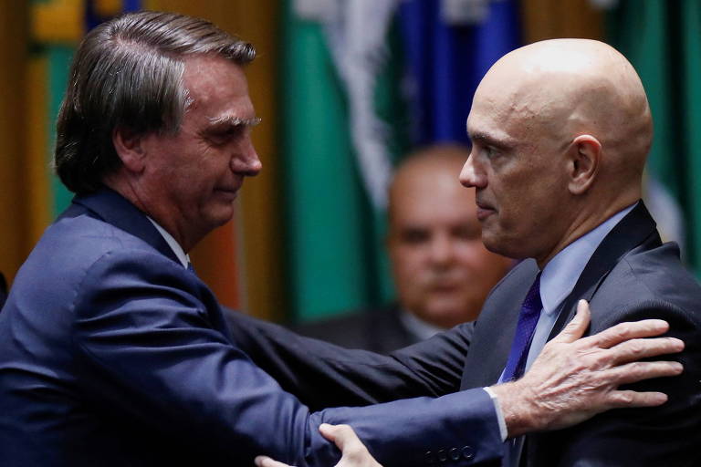 Aliados de Bolsonaro esperam gesto de Alexandre de Moraes para virar a página da urna eletrônica