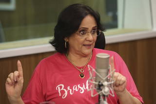 A ministra da Mulher, da Família e dos Direitos Humanos, Damares Alves,
 é entrevistada no programa A Voz do Brasil.