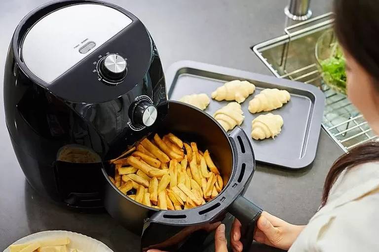 Fiz Batata frita, Bem Brasil, na Airfryer - Comida brasileira