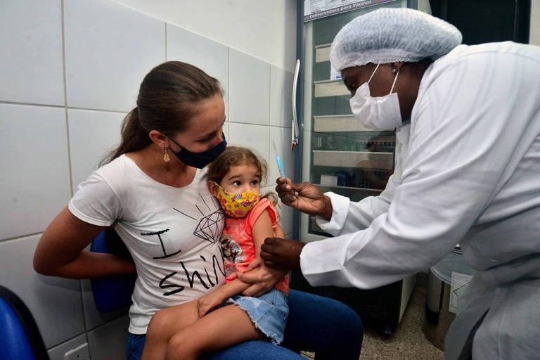 SP pede importação de insumos para produzir 10 milhões de vacinas para crianças