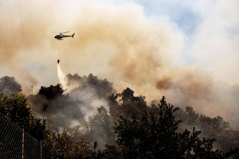Incêndios provocados por onda de calor forçam retirada de moradores na Itália e na Grécia