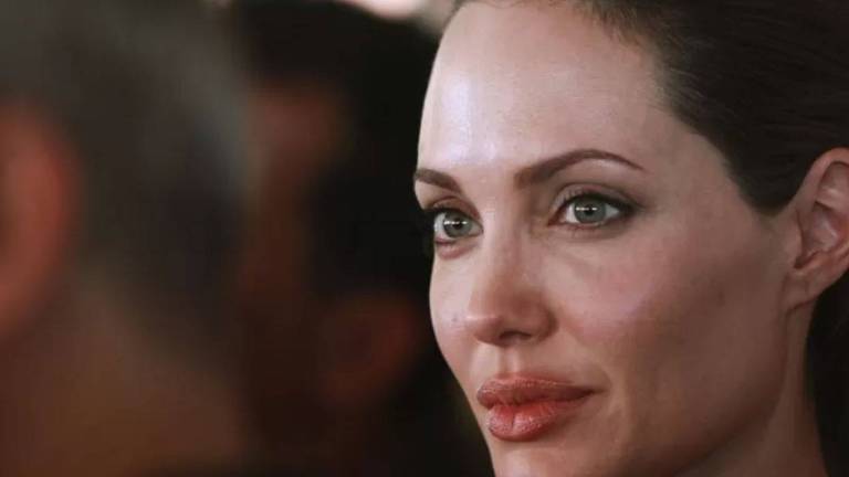 Angelina Jolie fez cirurgia para retirar ovários aos 39 anos, por risco de desenvolver câncer