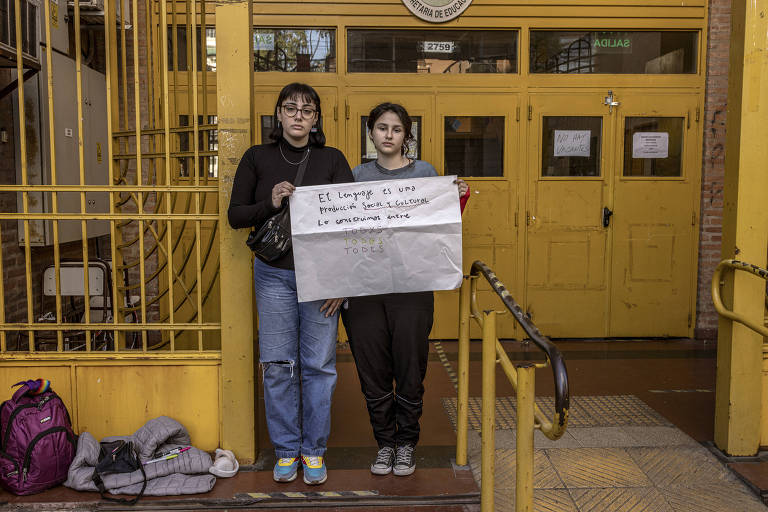 Buenos Aires proíbe linguagem de gênero neutro em escolas e abre batalha com ativistas