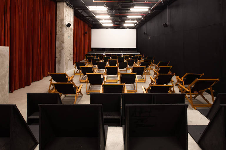 Cineclube Cortina mistura cinema, shows e restaurante em SP