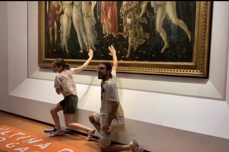 Ativistas colam as mãos em 'A Primavera' de Botticelli na galeria Uffizi