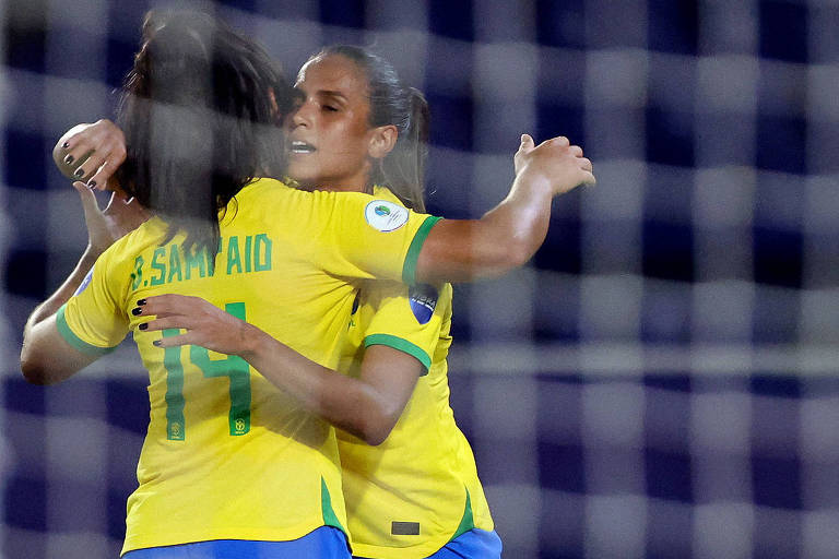 Adailma comemora o quarto gol brasileiro contra o Peru, pela Copa América
