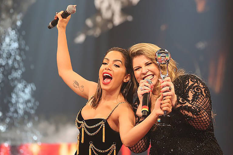 Anitta e Marília Mendonça: Lembre o dia em que a funkeira quis dividir prêmio com a amiga