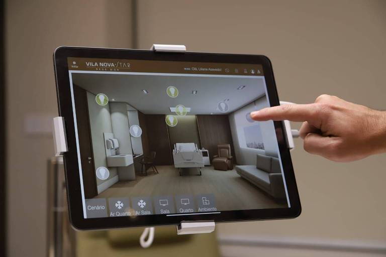 Tablet no quarto permite  fazer chamadas de vídeo e controlar luzes

