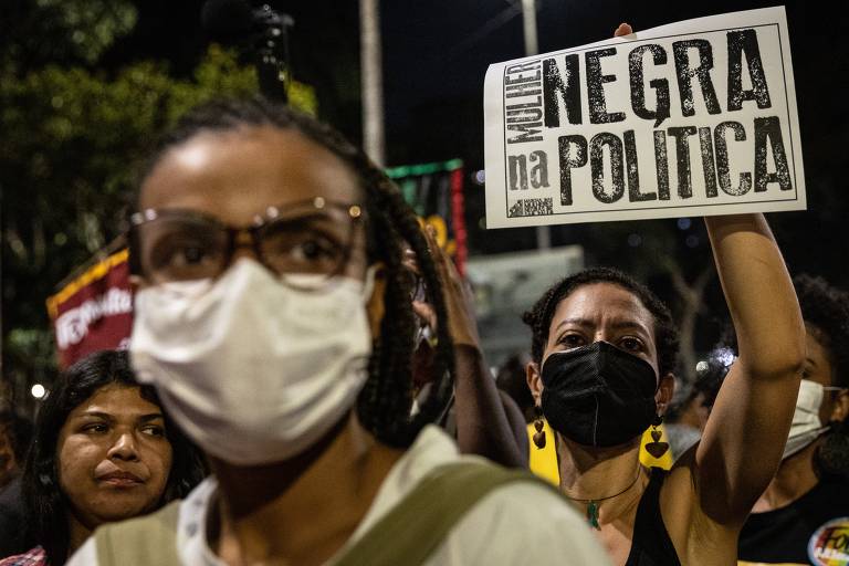 Marcha das Mulheres Negras, na Praça da República, em São Paulo. Manifestantes vão a rua para denunciar as violências pelas condições de gênero e raça ocoridas no Brasil 