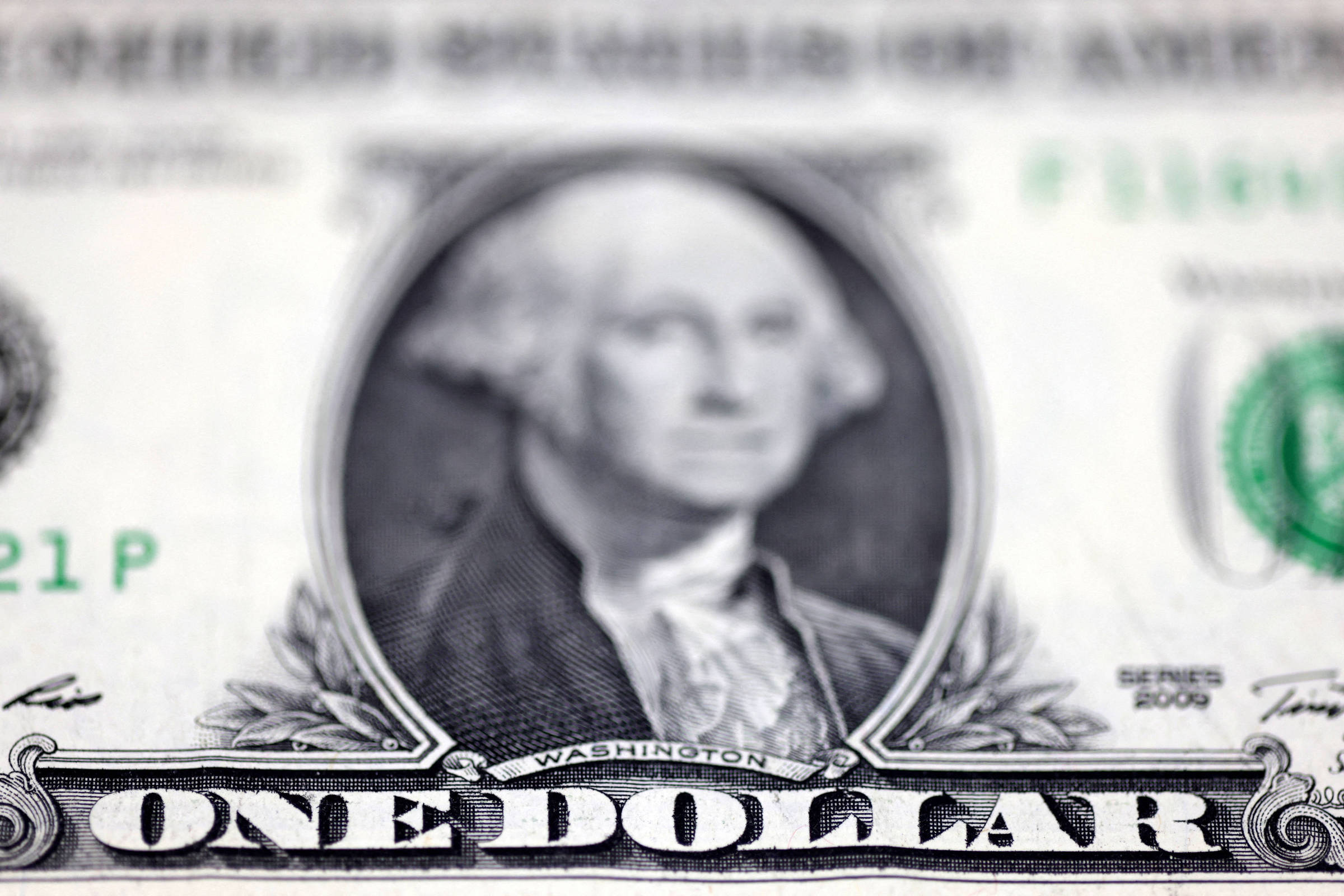 Dólar fecha em alta de 0,90%, a R$ 2,23