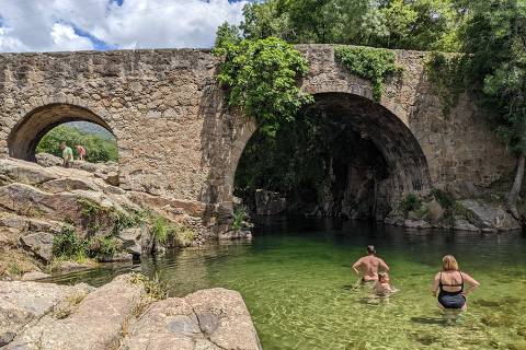 CACERES, ESPANHA,   Puente de Cuartos, na comarca de La Vera, à beira da estrada EX-203, no nordeste da província de Cáceres, na Espanha. (Foto: Fernanda Ezabella )