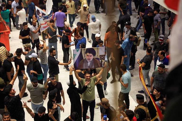 Manifestantes invadem Parlamento do Iraque, em 2022
