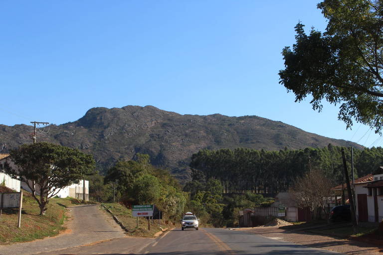 Serra de São José, localizada entre os municípios de São João del-Rei, Tiradentes, Santa Cruz de Minas, Coronel Xavier Chaves e Prados