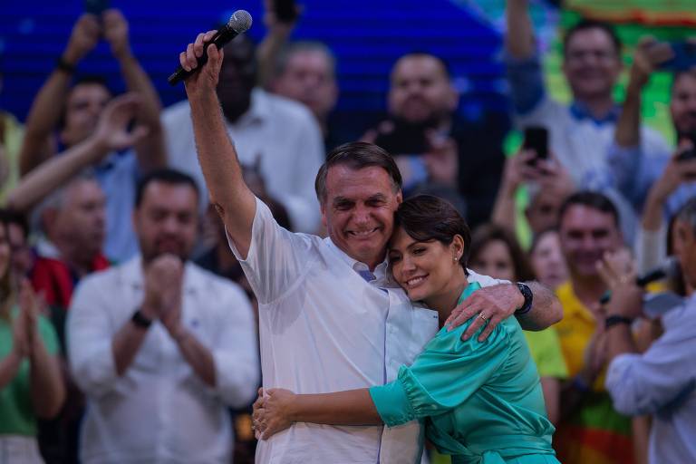 Mulheres e batalha espiritual impulsionam vantagem de Bolsonaro entre evangélicos