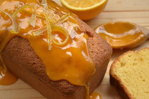 Bolo de laranja com calda para a coluna (A)ventura na cozinha