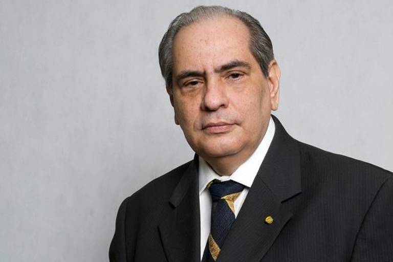Retrato de José Roberto Tadros, presidente da CNC (Confederação Nacional do Comércio)