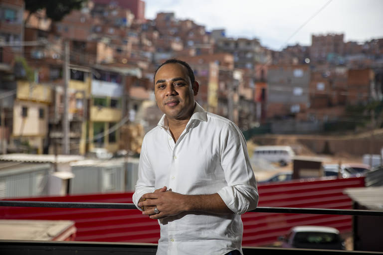 Favelas preparam IPO de banco e transportadora
