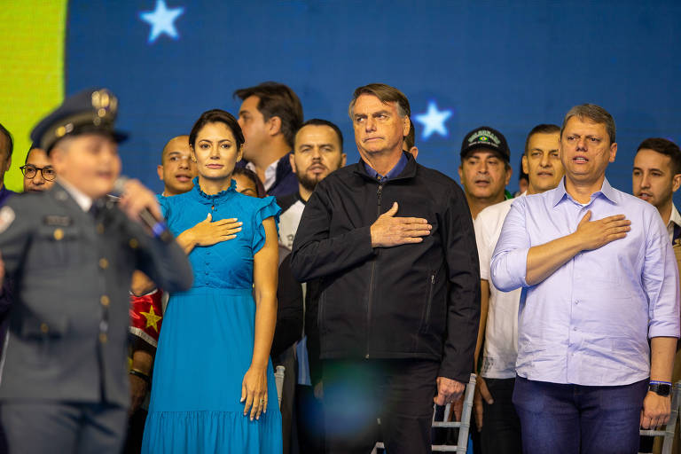 Primeira-dama Michele Bolsonaro, presidente Jair Bolsonaro e Tarcísio de Freitas durante convenção em SP