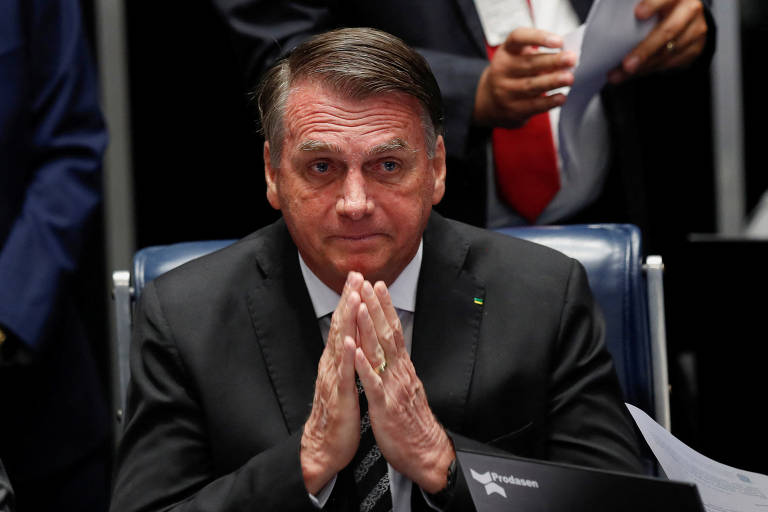 Sobre o manifesto, o presidente Jair Bolsonaro afirmou que trata-se de uma nota política feita em ano eleitoral e que o texto é claramente contra ele. "Tem uma nota de alguns empresários, alguns banqueiros, alguns artistas pró-democracia. Olha, quem é contra a democracia no Brasil? Em três anos e meio [houve] algum ato meu contrário à democracia?", disse