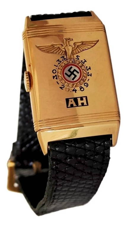Relógio atribuído ao ditador nazista, Adolf Hitler 