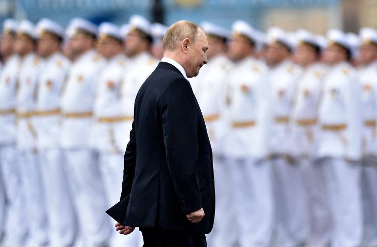 Putin lança nova doutrina naval no Dia da Marinha Russa