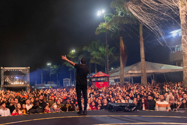 Rapper Xamã em show no palco Mestre Dominguinhos na trigésima edição do FIG (Festival de Inverno de Garanhuns), no agreste de Pernambuco
