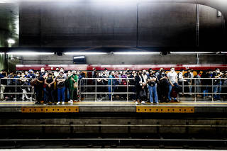 Plataforma da estação da Sé, da linha Azul do Metrô de São Paulo