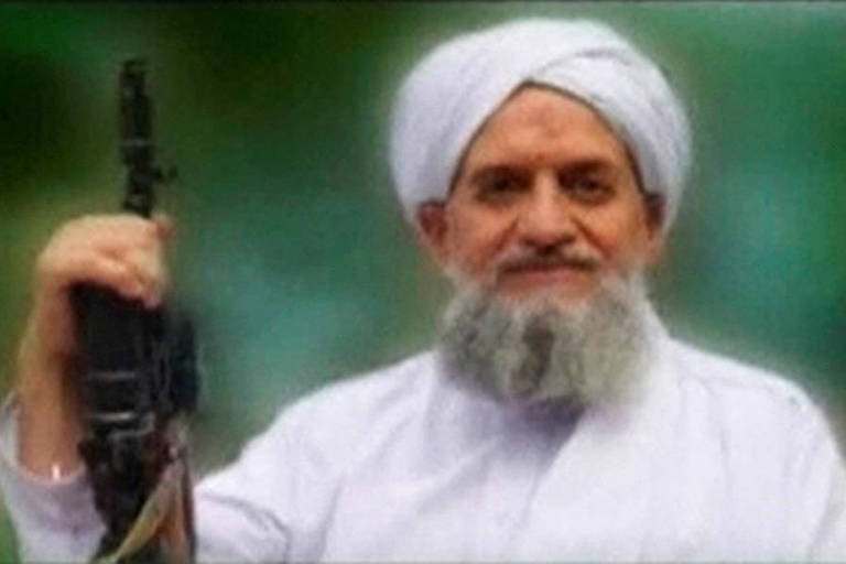 O egípcio Ayman al-Zawahiri substitiu Osama bin Laden na liderança da Al Qaeda após a morte do saudita