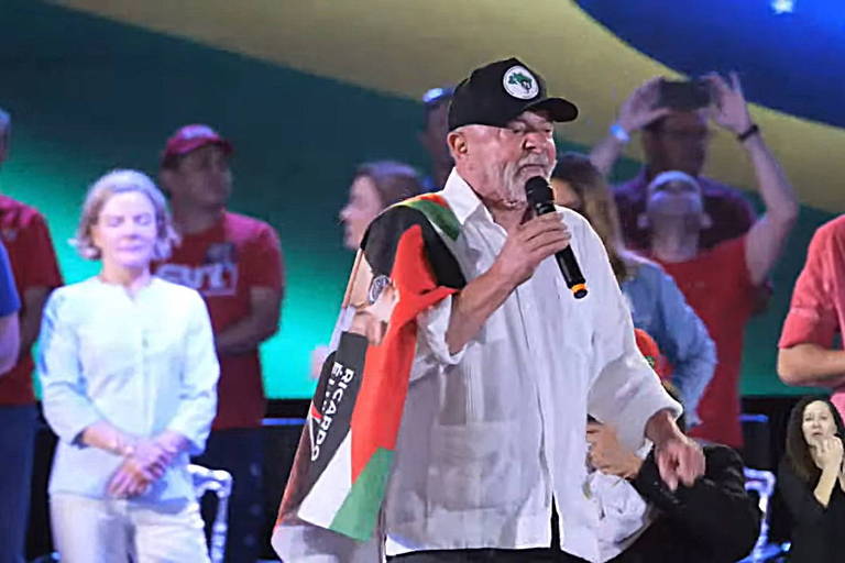 Lula ataca Bolsonaro em disputa por transposição no NE e repete pregação de 'surra' eleitoral