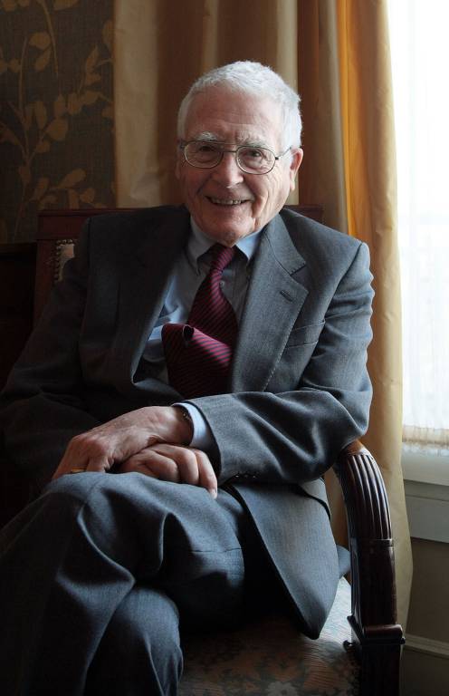 Cientista britânico James Lovelock, o 'profeta do clima', aos 103 anos