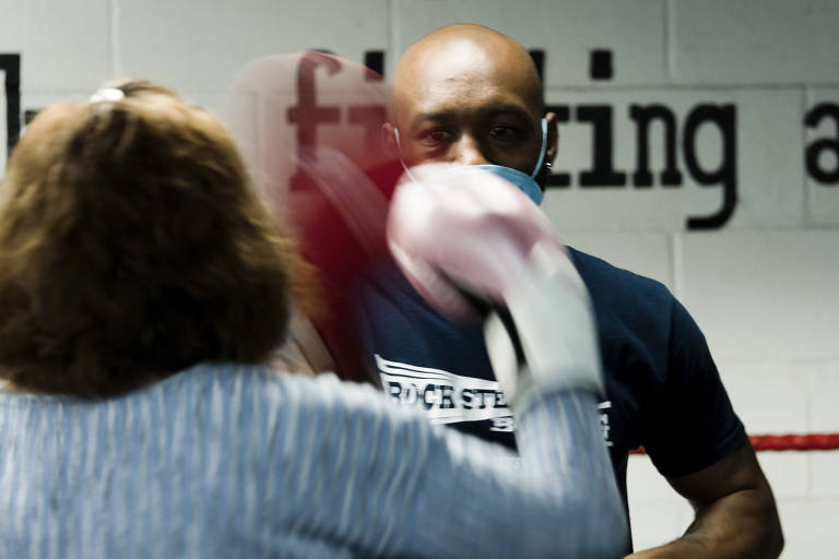 Boxe é usado como aliado no tratamento de pessoas com Parkinson