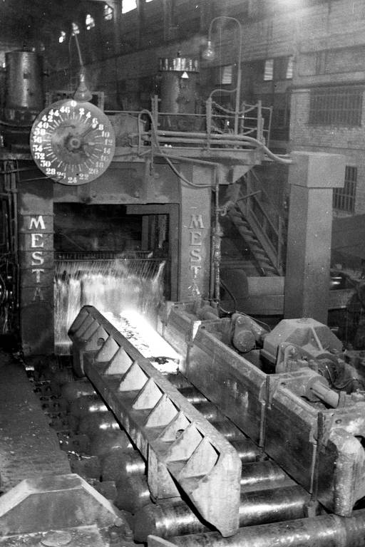 O processo de fundição de aço na antiga estatal