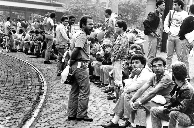 Metalúrgicos durante ocupação da CSN, em maio de 1990