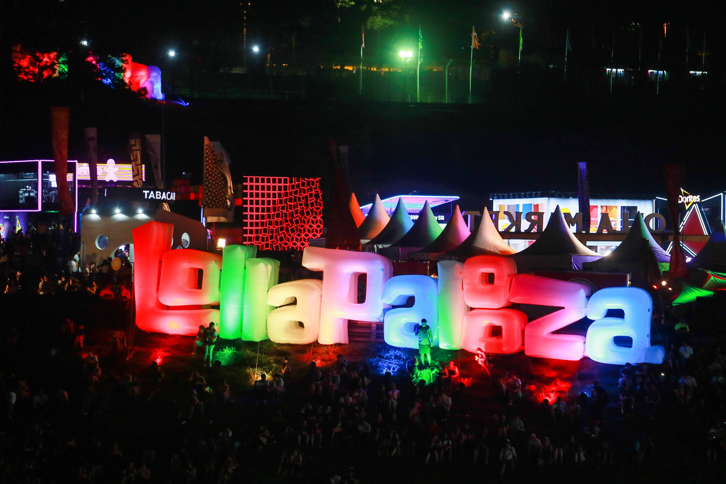 Lollapalooza Brasil: Show do Jane's Addiction emociona com homenagem a  Taylor Hawkins