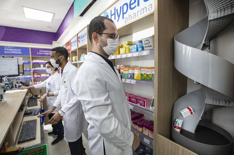 Farmácia em São Paulo é a primeira do estado a usar robô na dispensação de medicamentos