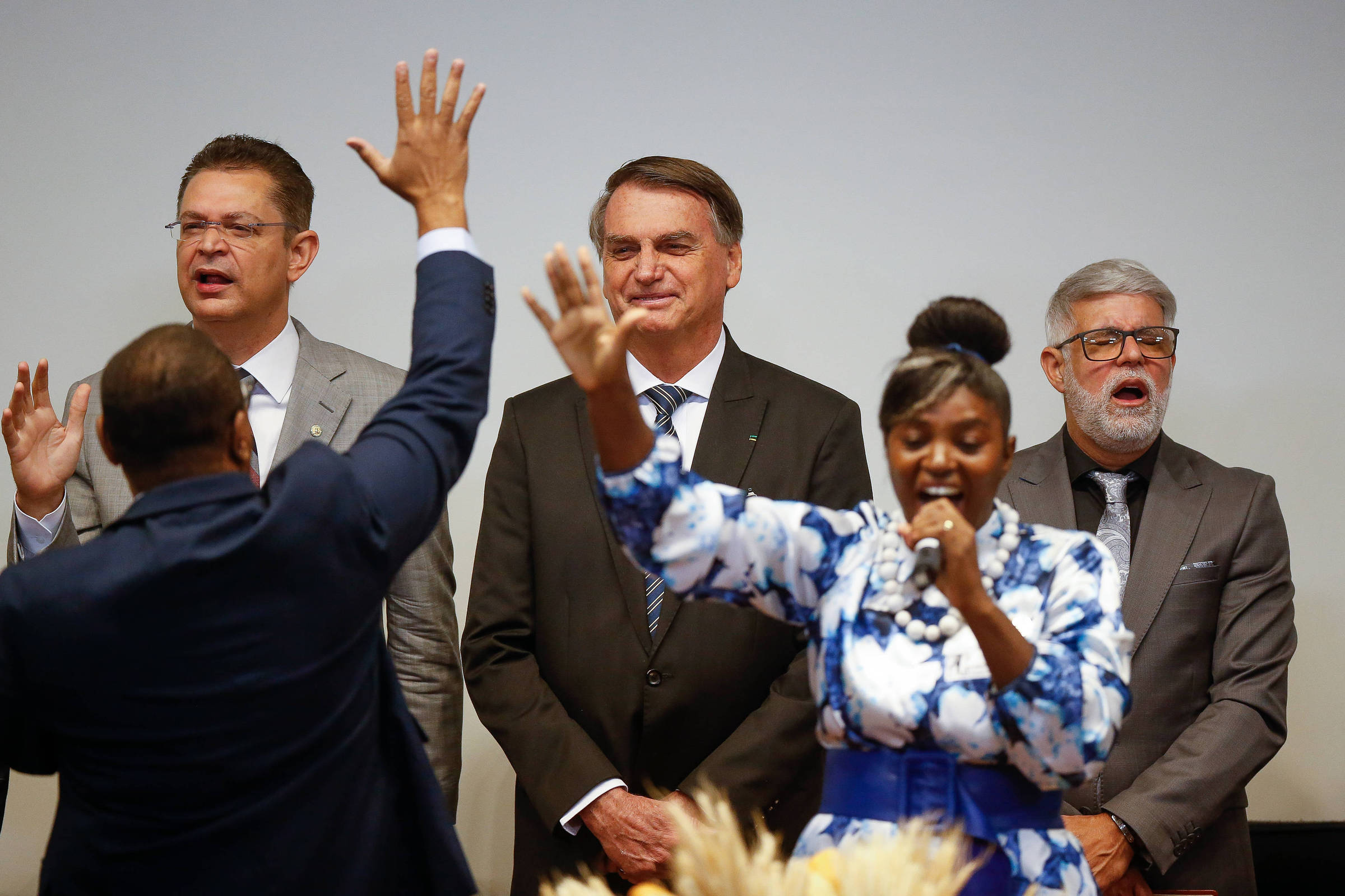 Bolsonaro teve maior votação em cidades com mais evangélicos - 15/10/2022 -  UOL Eleições