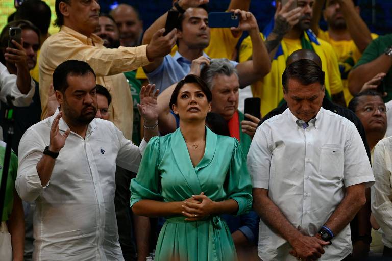Bolsonaro receberá cem mulheres de pastores em ato que visa diminuir rejeição entre eleitoras
