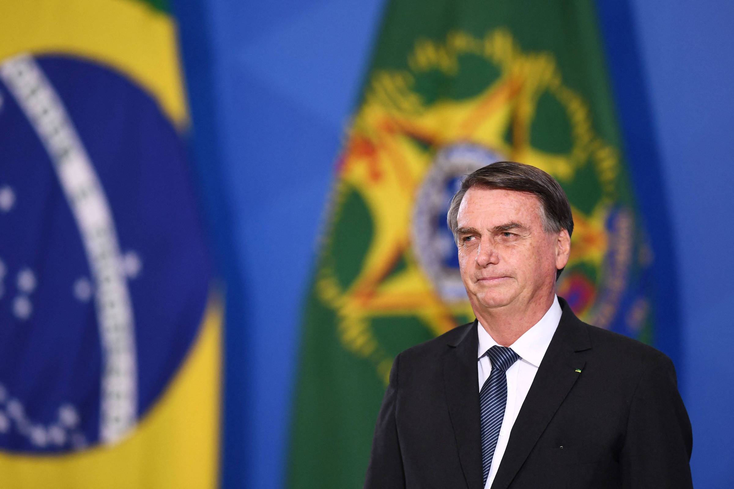 Bolsonaro deve manter emendas de relator em 2023 - 09/08/2022 - Poder -  Folha