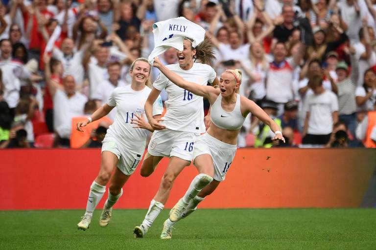 Após título da Euro, seleção feminina da Inglaterra quer mais futebol para meninas nas escolas