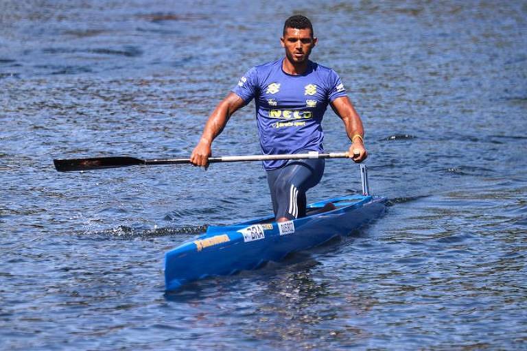 Isaquias Queiroz conquista o ouro no C1 500 do mundial de canoagem