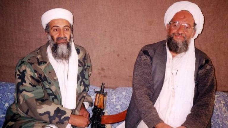 Retrato de Osama Bin Laden ao lado de Sayf al-Adl