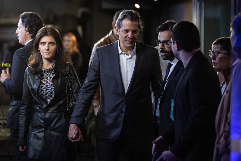 Fernando Haddad (PT) chega para o debate entre os candidatos à Governo do Estado de São Paulo, promovido pela Rede Bandeirantes 