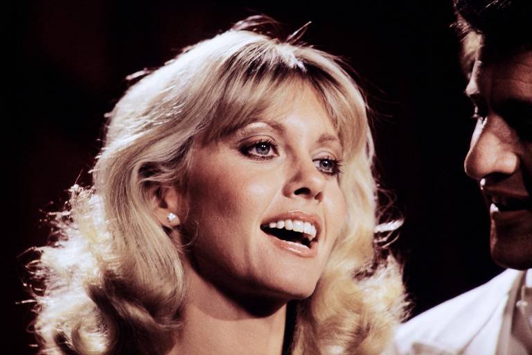 Olivia Newton-John, estrela de 'Grease', aos 73