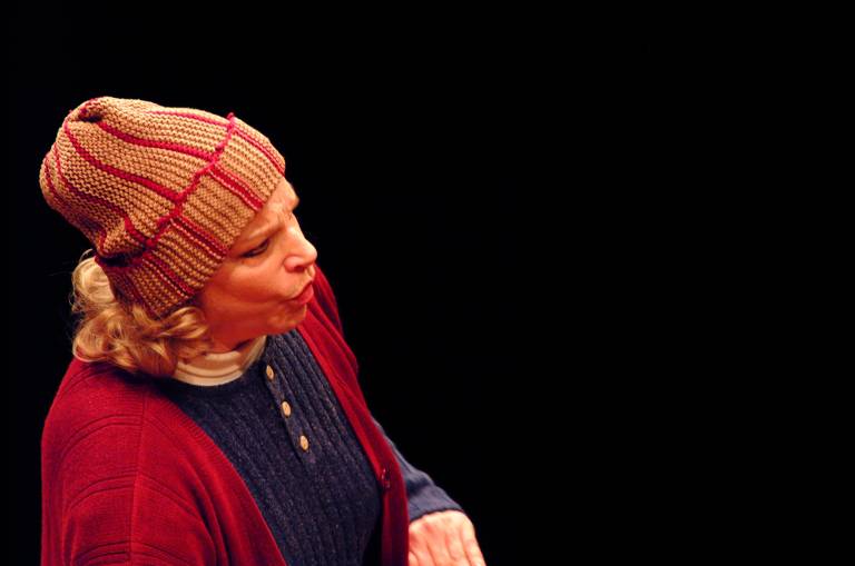 Tônia Carrero e Nilton Bicudo na peça "Chega de História", em 2005