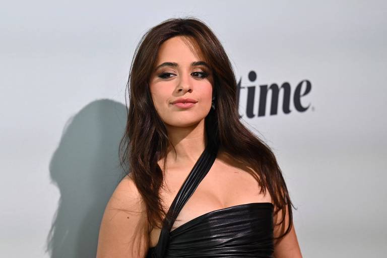 Camila Cabello confirma romance com fundador de app de namoro
