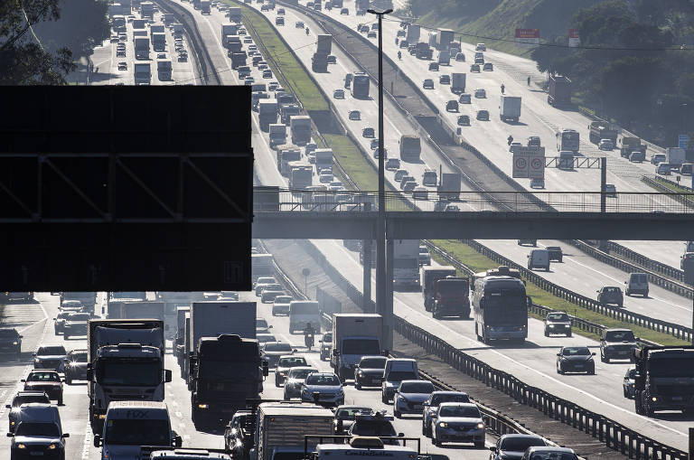 Veja fotos da rodovia Presidente Dutra, a mais movimentada do Brasil