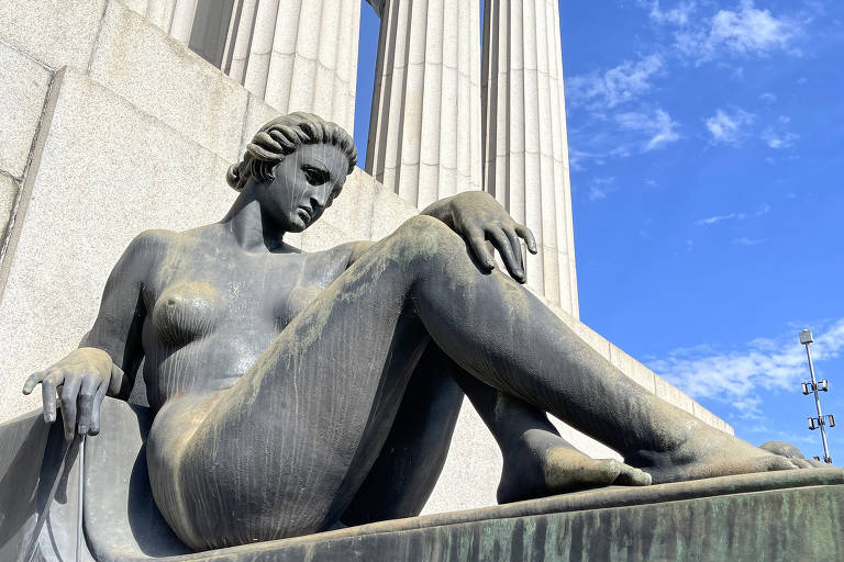Monumento a Ramos de Azevedo, localizado na Cidade Universitária