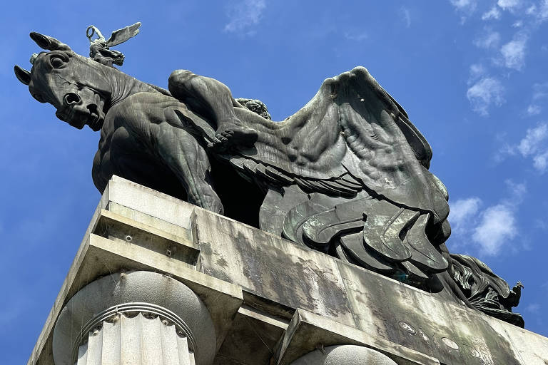Monumento a Ramos de Azevedo, localizado na Cidade Universitária